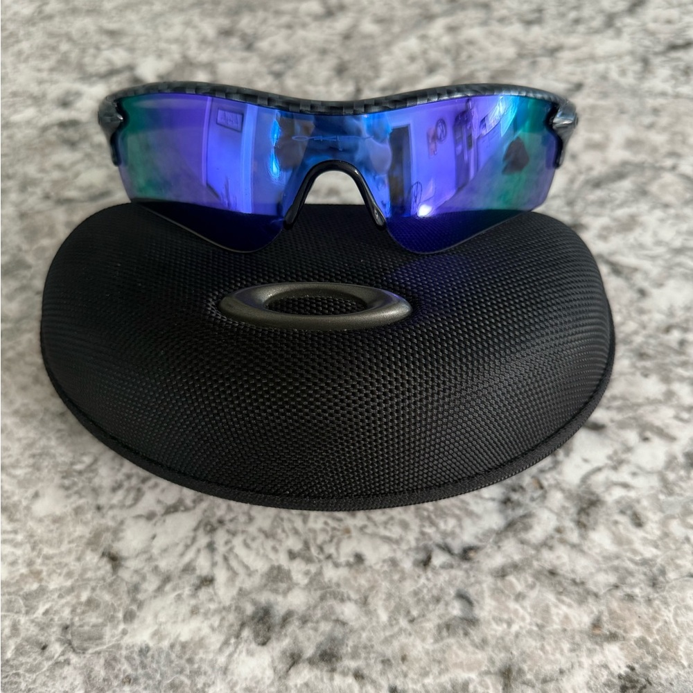 Oakley Iridescent Blue Sunglasses with Black Case